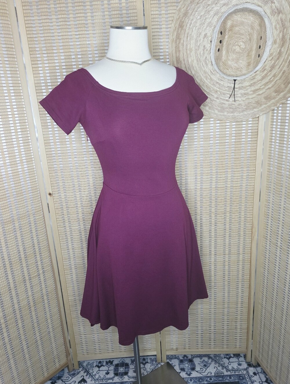 Burgundy Short Sleeve structured off-shoulder classic mini dress in size Medium